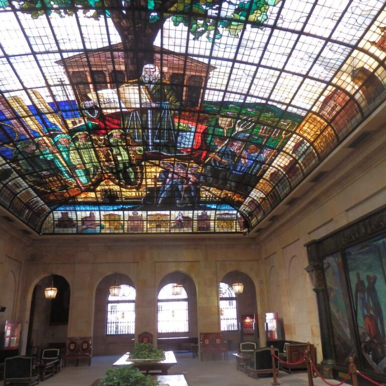 פנים הפרלמנט הבאסקי בגרניקה