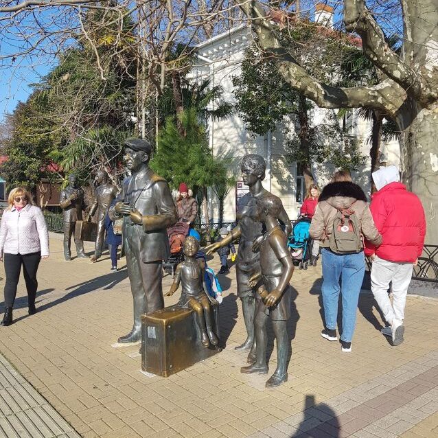 פסלי רחוב בטיילת של סוצ'י