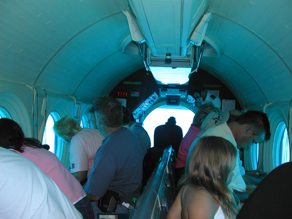 שיט בצוללת מתחת למימי פרל הארבור