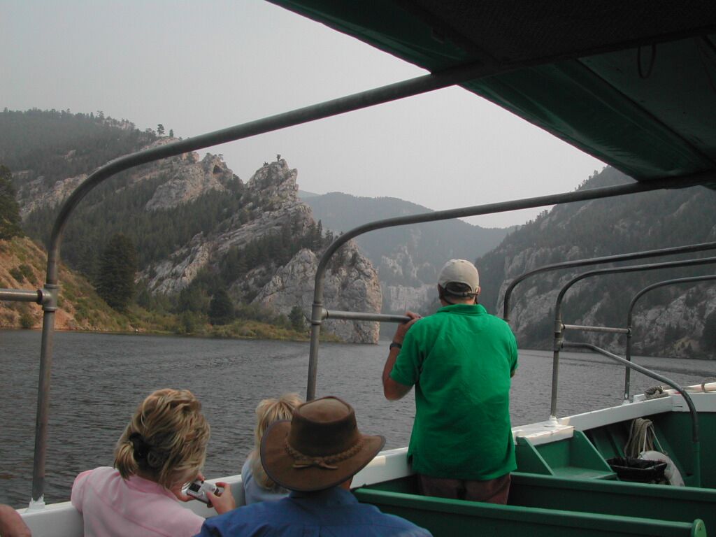 שיט לעבר שערי הרוקיס בנהר קולומביה
