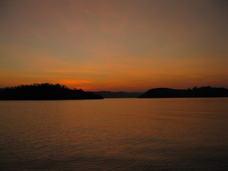 שקיעה אינדונזית