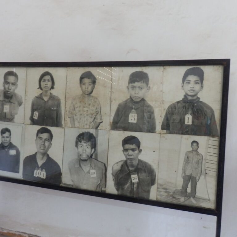 תמונות המחוסלים בתקופת פול פוט שמת מזקנה ובשיבה טובה אחרי שחיסל רבע מעמו