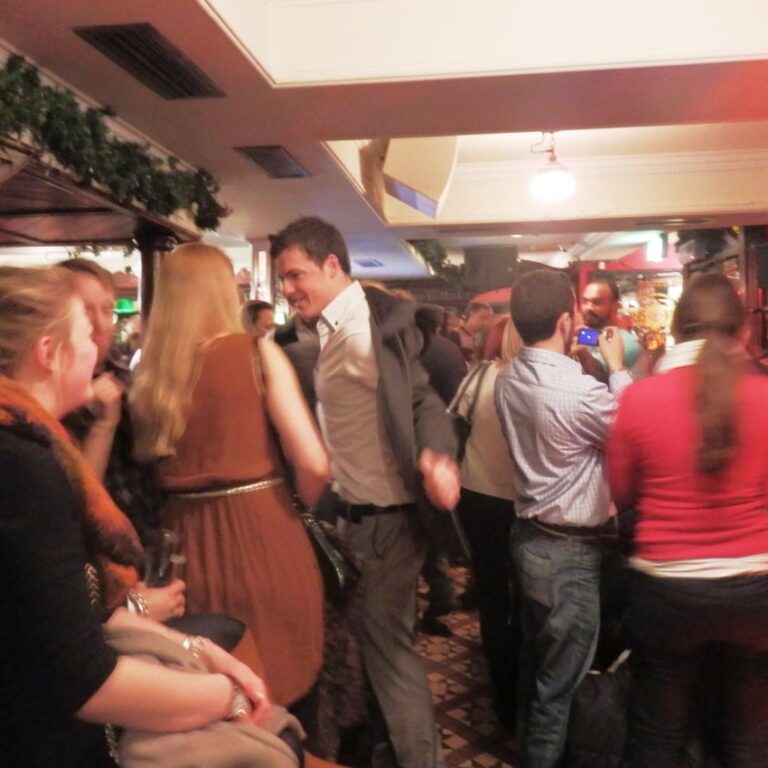 אירוח בטמפל בר -פאב אירי בדבלין