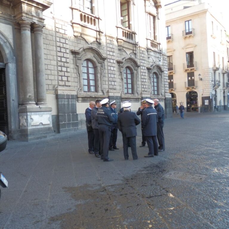 אסיפת שוטרים בפלרמו, איטליה-