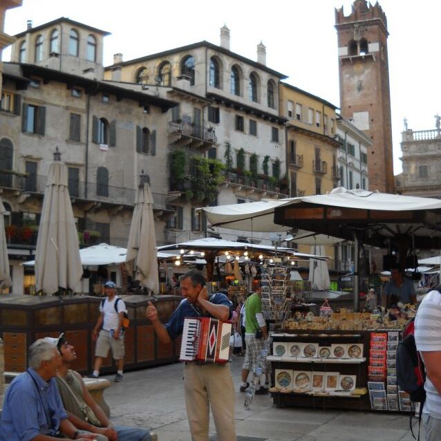 אקרדיוניסט בשוק איטלקי