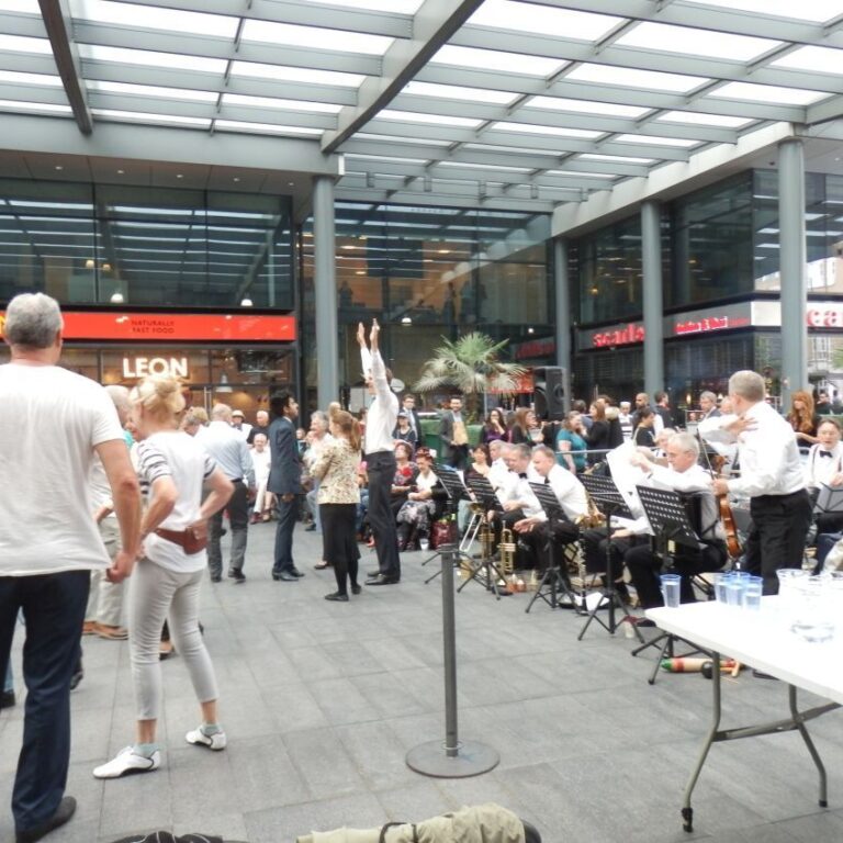 בידור ציבורי בלונדון