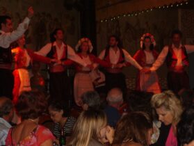 בילוי לילי ברובע פלאקה באתונה