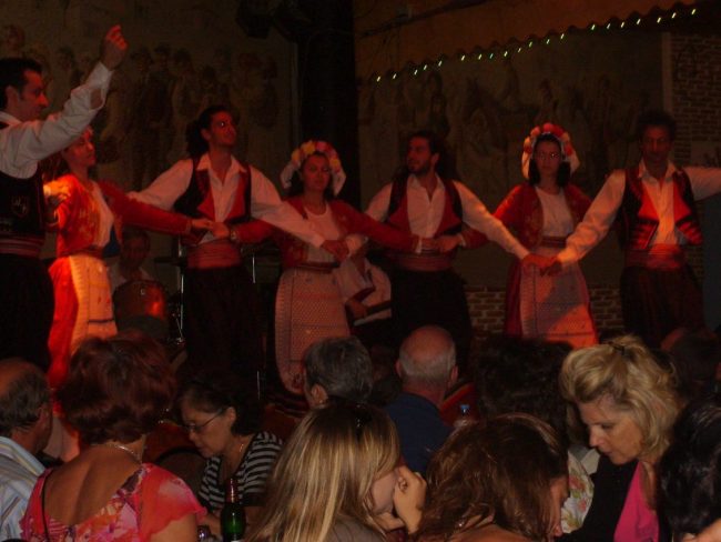 בילוי לילי ברובע פלאקה באתונה