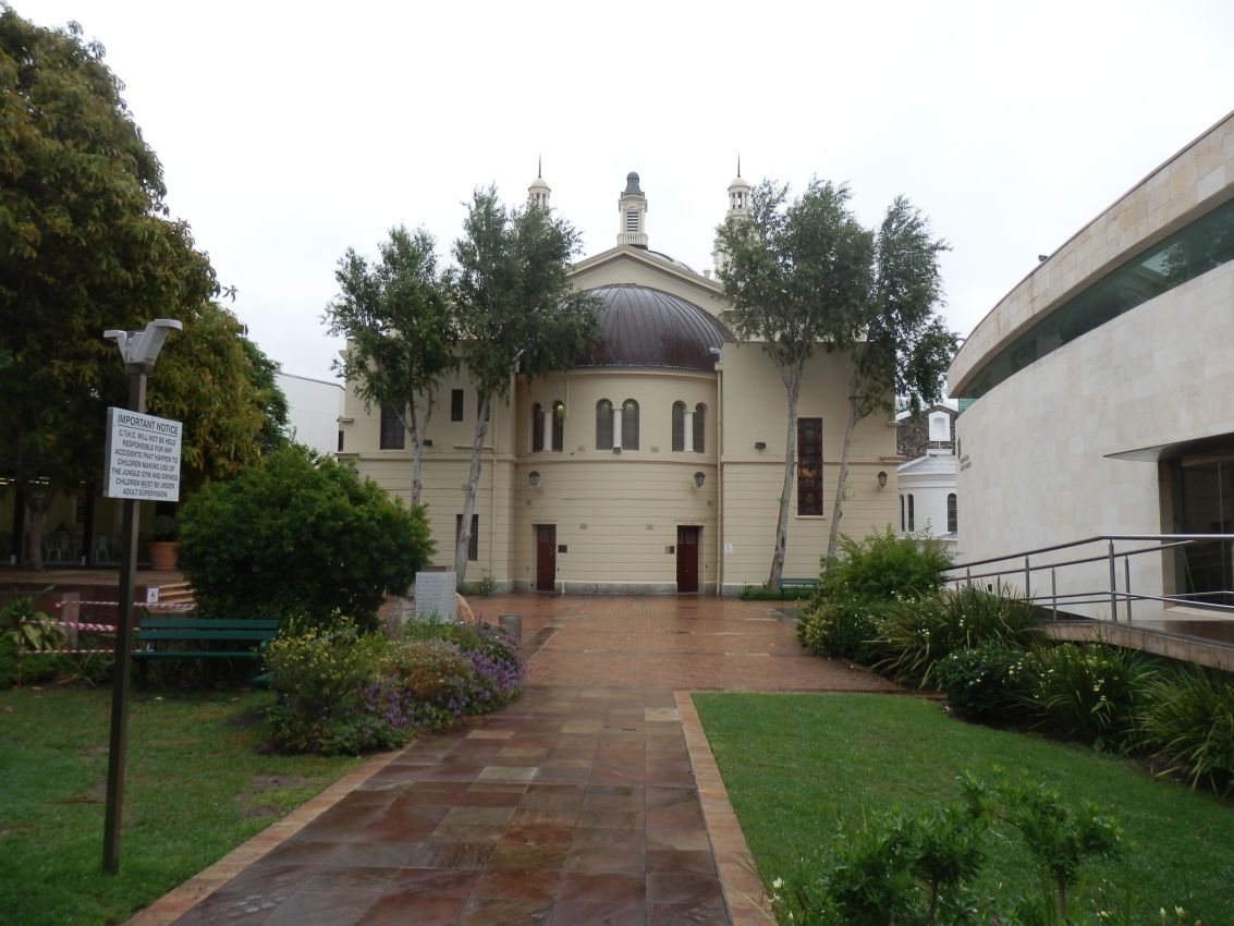 בית הכנסת והמוזיאון לשואה בקייפטאון