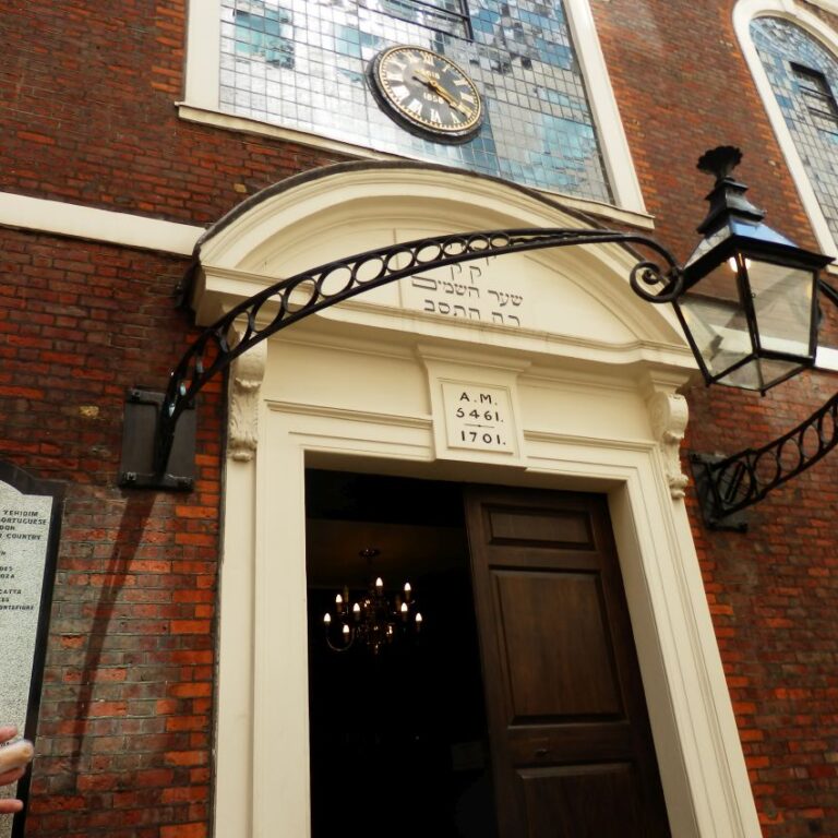 בית כנסת עתיק בוויטצ'פל, האיזור היהודי של לונדון