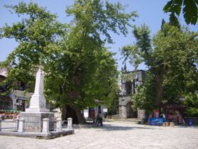 בכל כפר יווני יש כיכר מרכזית