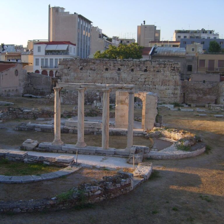 בכל פינה באתונה תמצא שרידים ארכיאולוגים