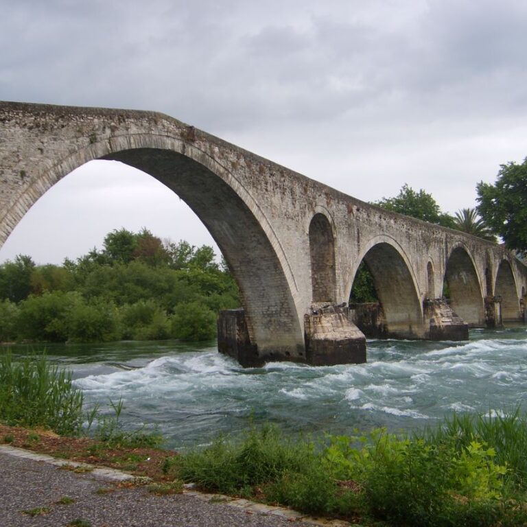 גשרים עתיקים בחבל זגוריה