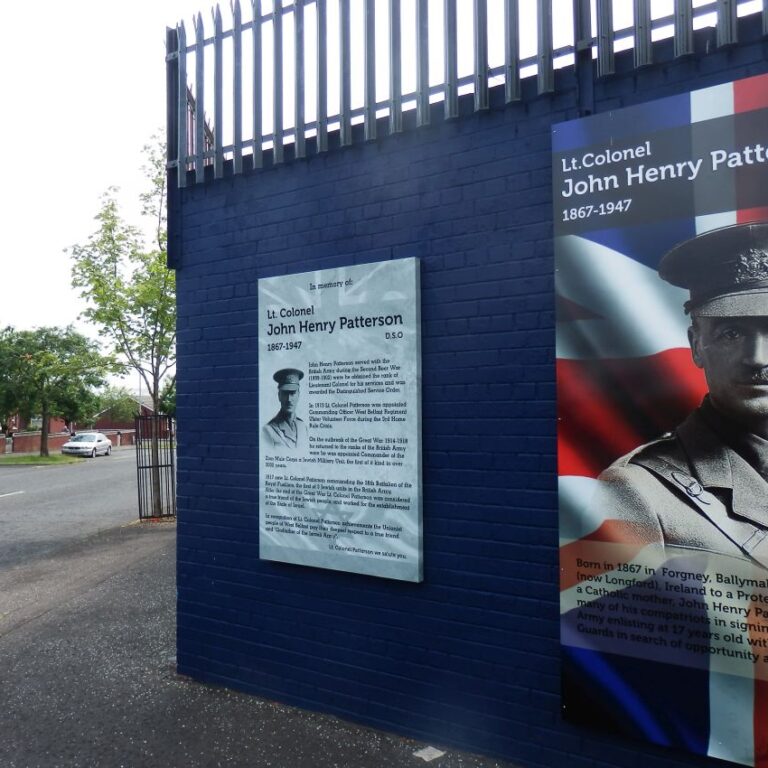 האירים הפרוטסטנטים מעריצים את קולונל פטרסון שפיקד על הגדודים העברים בגליפולי ונחשב לגיבור אחרי שכתב ספר כיצד חיסל אריות אוכלי אדם באפריקה