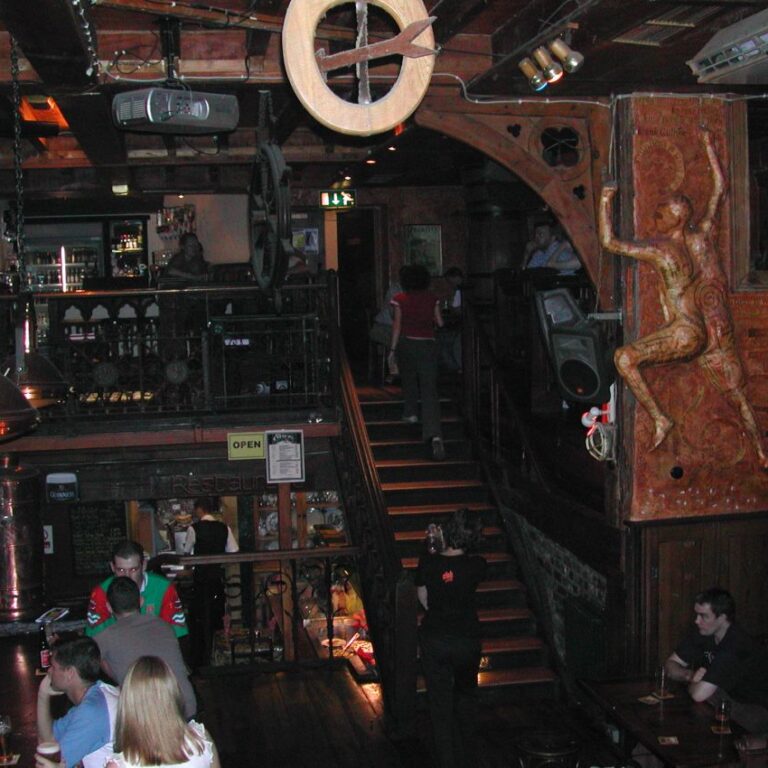 הבילוי המועדף על האירים-פאב