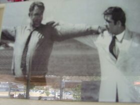 החוף עדין מתפרנס משוחרי זורבה היווני