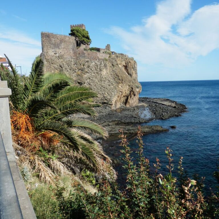 הכפר צ'פאלו בחוף הצפוני של סיציליה