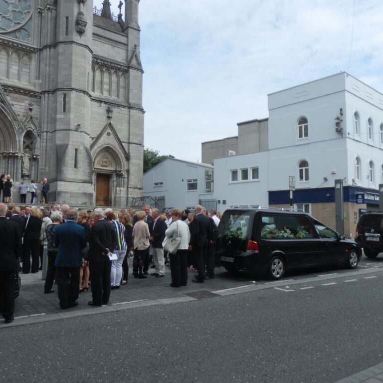 הלוויה אירית מכובדת בדבלין