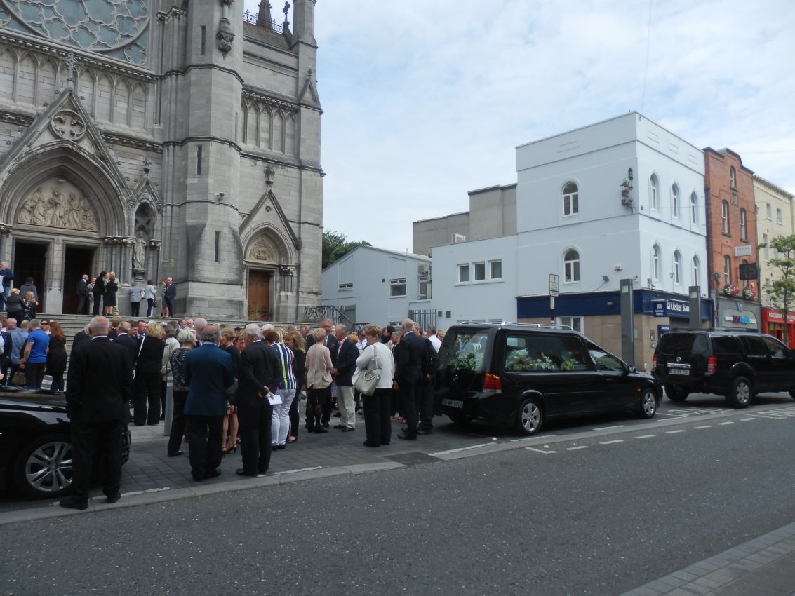 הלוויה אירית מכובדת בדבלין