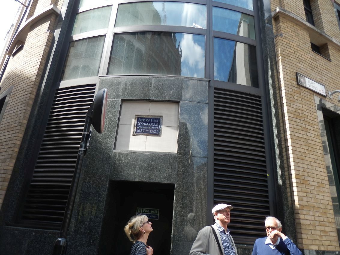 המקום בלונדון בו שכן בית הכנסת היהודי הראשון