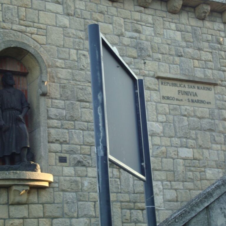 הנסיכות הזעירה סאן מארינו בצפון מזרח איטליה