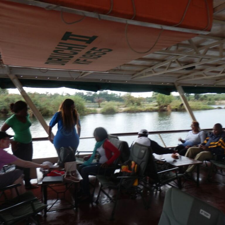 הפלגה על הזמבזי