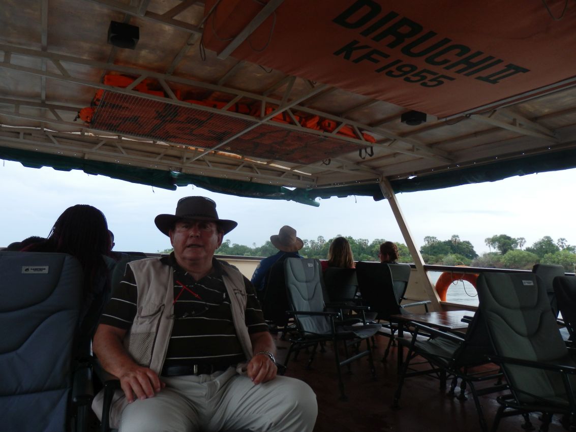 הפלגה על נהר הזמבזי בבופטצ'ואנה