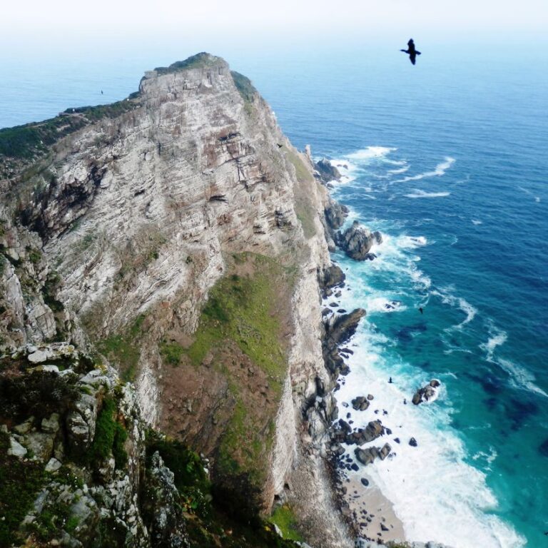 הקצה הדרומי של יבשת אפריקה במקום בו נפגשים האוקיינוס ההודי עם האוקיינוס האטלנטי