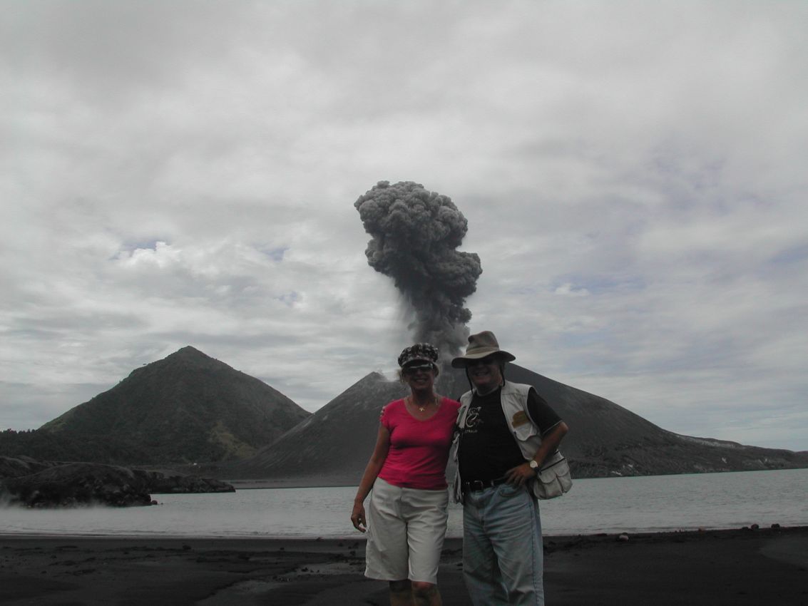 הר הגעש בפאפואה המתפרץ כל רבע שעה