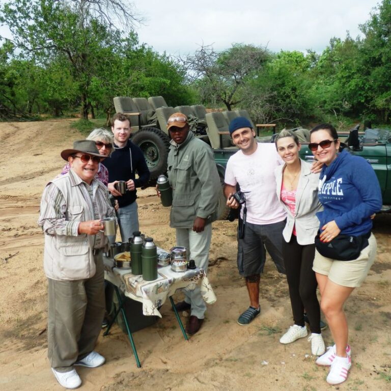 חבורת מטיילי הספארי בקרוגר פארק