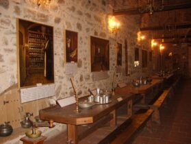 חדר האוכל של המנזר