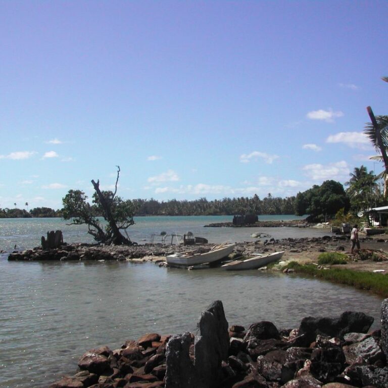 חופים מסולעים בטהיטי