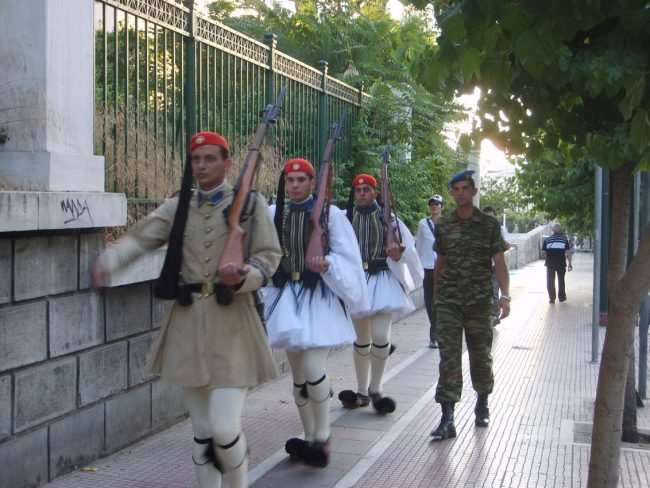 חילופי משמר בבנין הפרלמנט