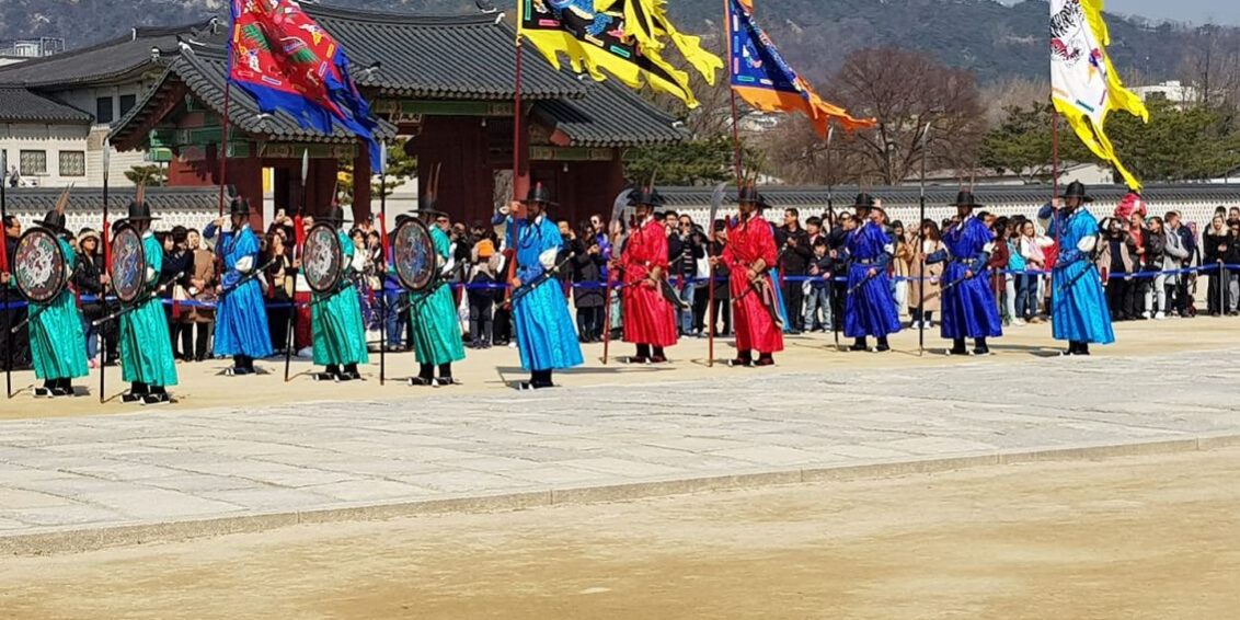 טקס החלפת המשמרות מתקיים מדי יום למרות שמזה עידן אין מלכים בקוריאה