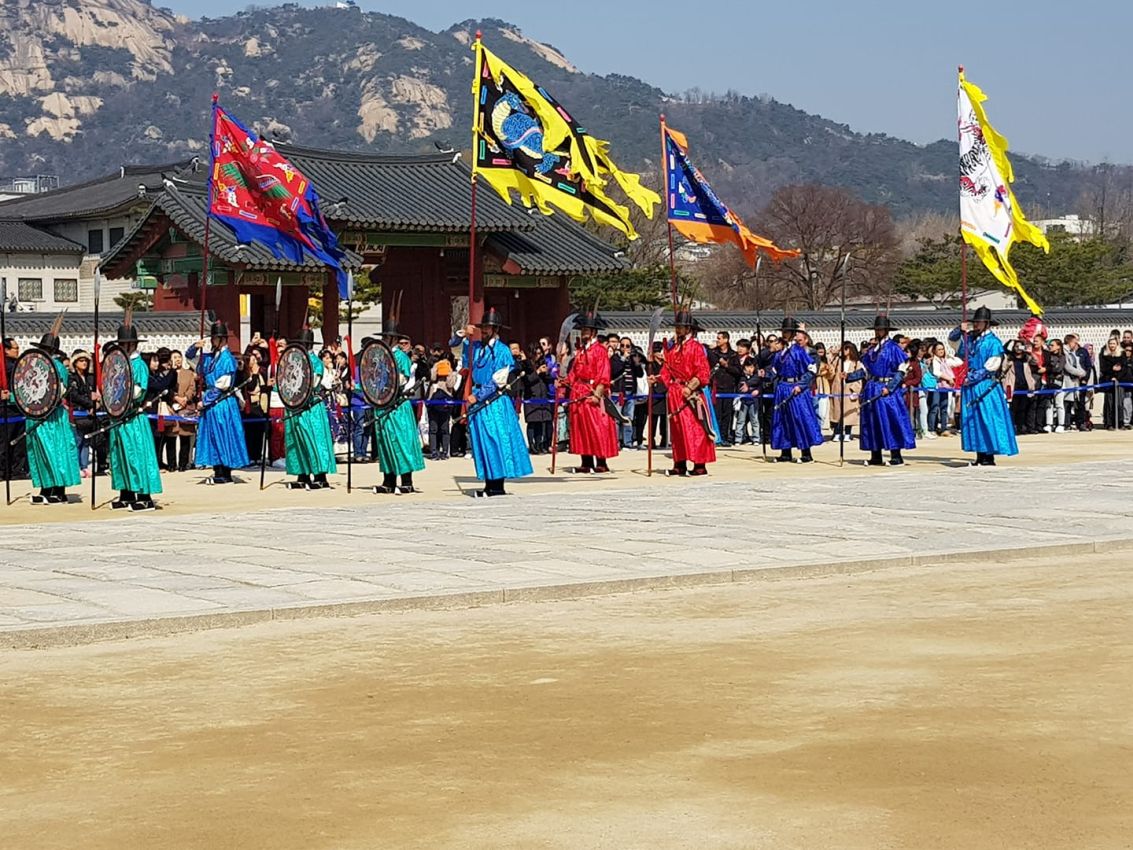 טקס החלפת המשמרות מתקיים מדי יום למרות שמזה עידן אין מלכים בקוריאה