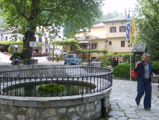 כפר הררי ציורי בחצי האי פילון