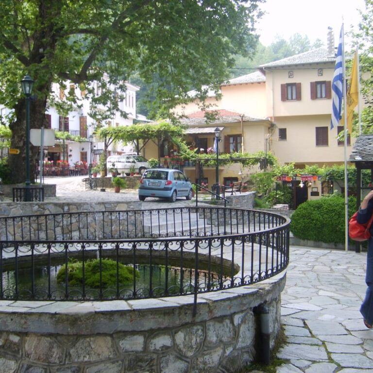 כפר הררי ציורי בחצי האי פילון