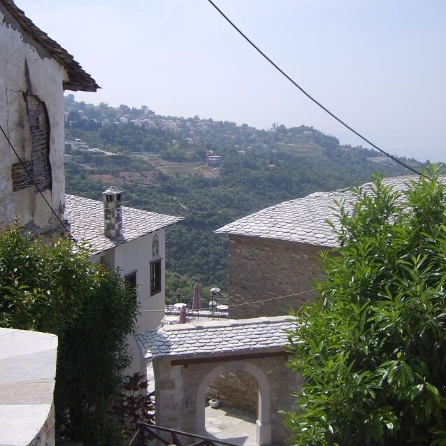 כפר יווני בחצי האי פילון