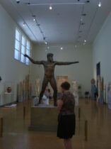 לוחם יווני במוזיאון הארכיאולוגי