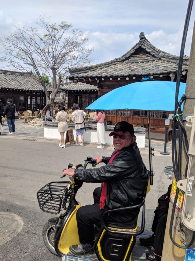 לנוע עם קלנועית בעיר העתיקה סאנג גוי