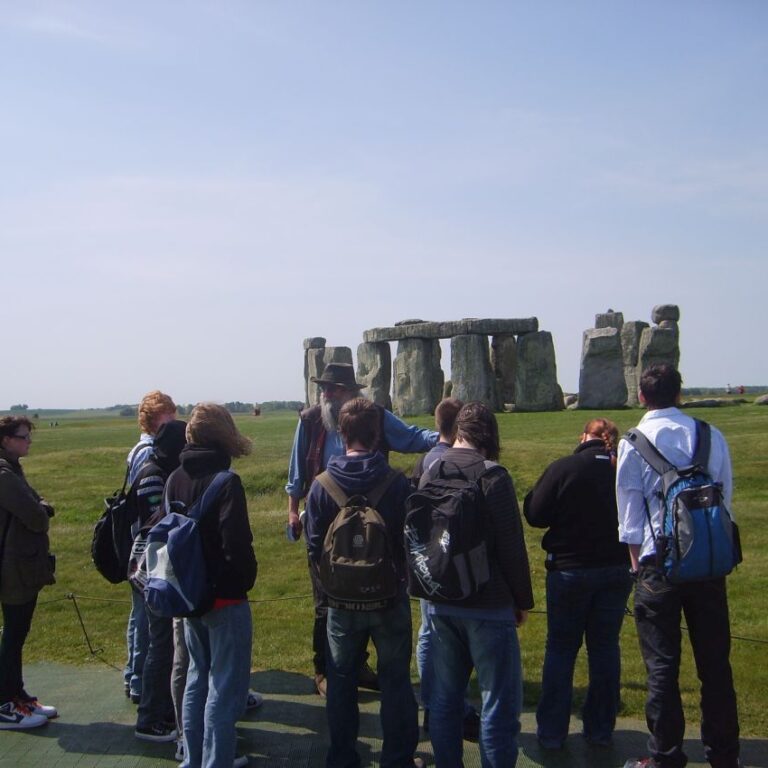 לסטונהנג' נוהרים מכל רחבי אירופה