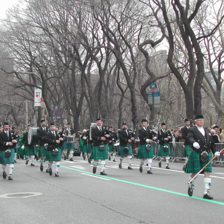 לקבל הצדעה של גדוד סקוטי בדרום אפריקה