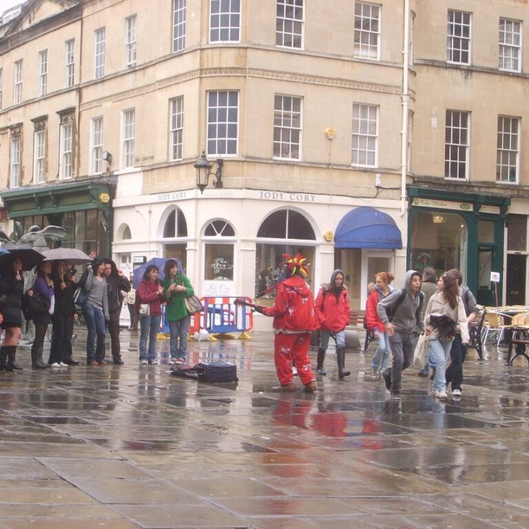 מופע רחוב גשום