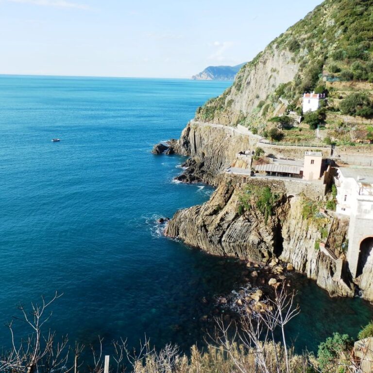 חמשת הכפרים התלויים שניתן להגיע האליהם רק ברכבת- איטליה