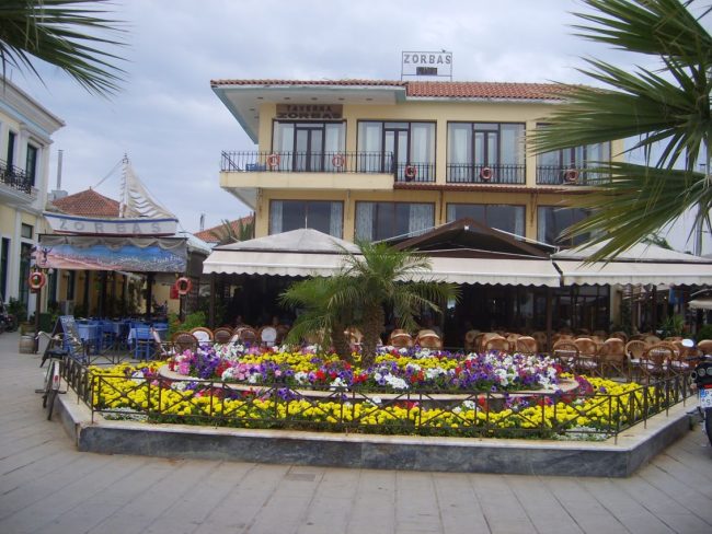 מלון זורבה בעיירה פראגה