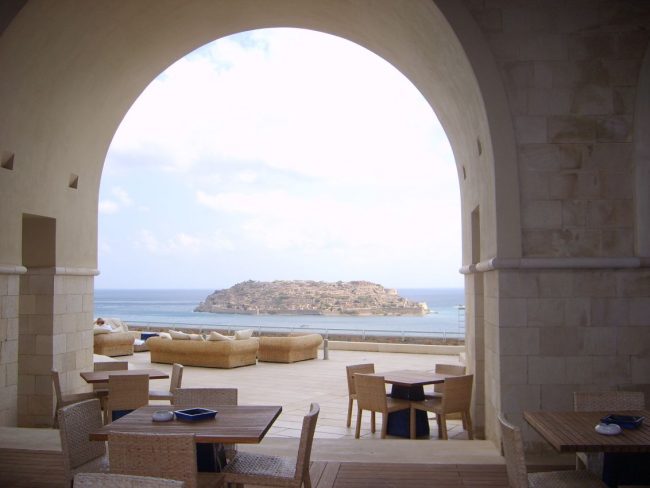 מלון פאר בכרתים מול האי של סופיה