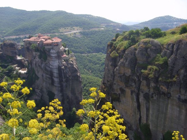 מנזרים תלויים על בלימה