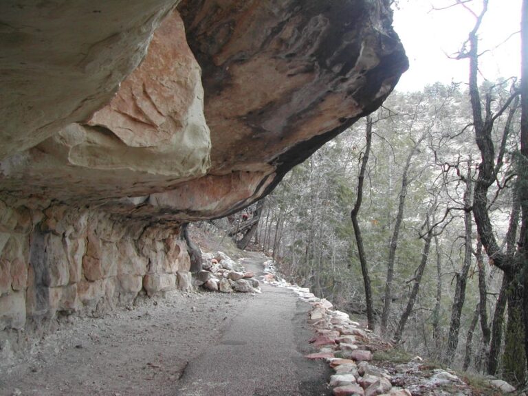 מסע אל עמק הנאבחו באריזונה