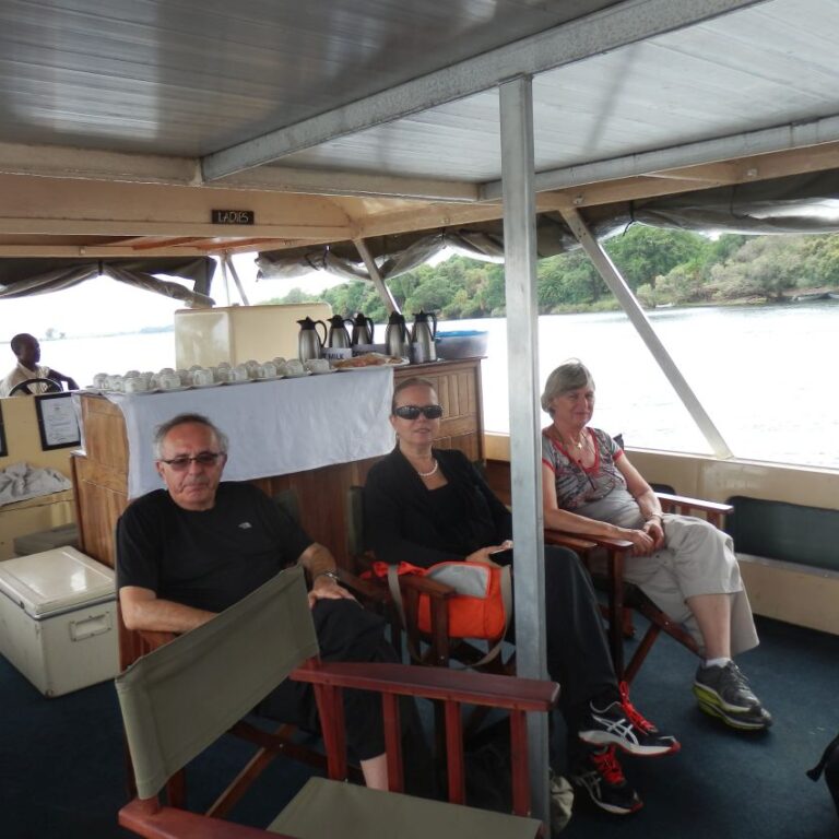 מפליגים עם לאה וגרשון פטרון על נהר הזמבזי