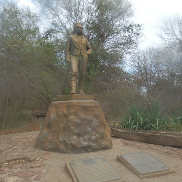 מצבתו של החוקר לווינגסטון שגילה את מפלי ויקטוריה